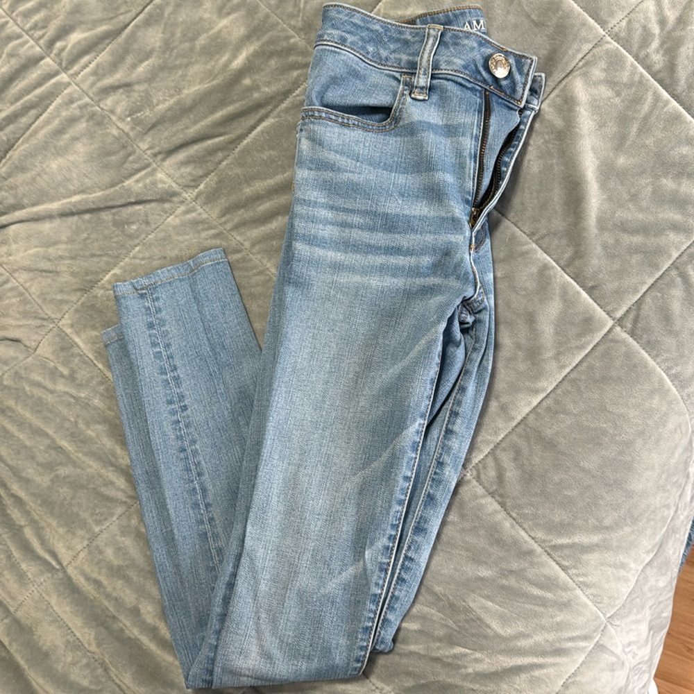 Hi Rise Skinny light blue jeans American Eagle